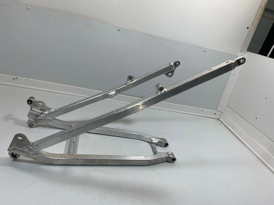 Yamaha YZ250F 2005 subchasis soporte trasero chasis asiento barandilla Foto 2 de 4