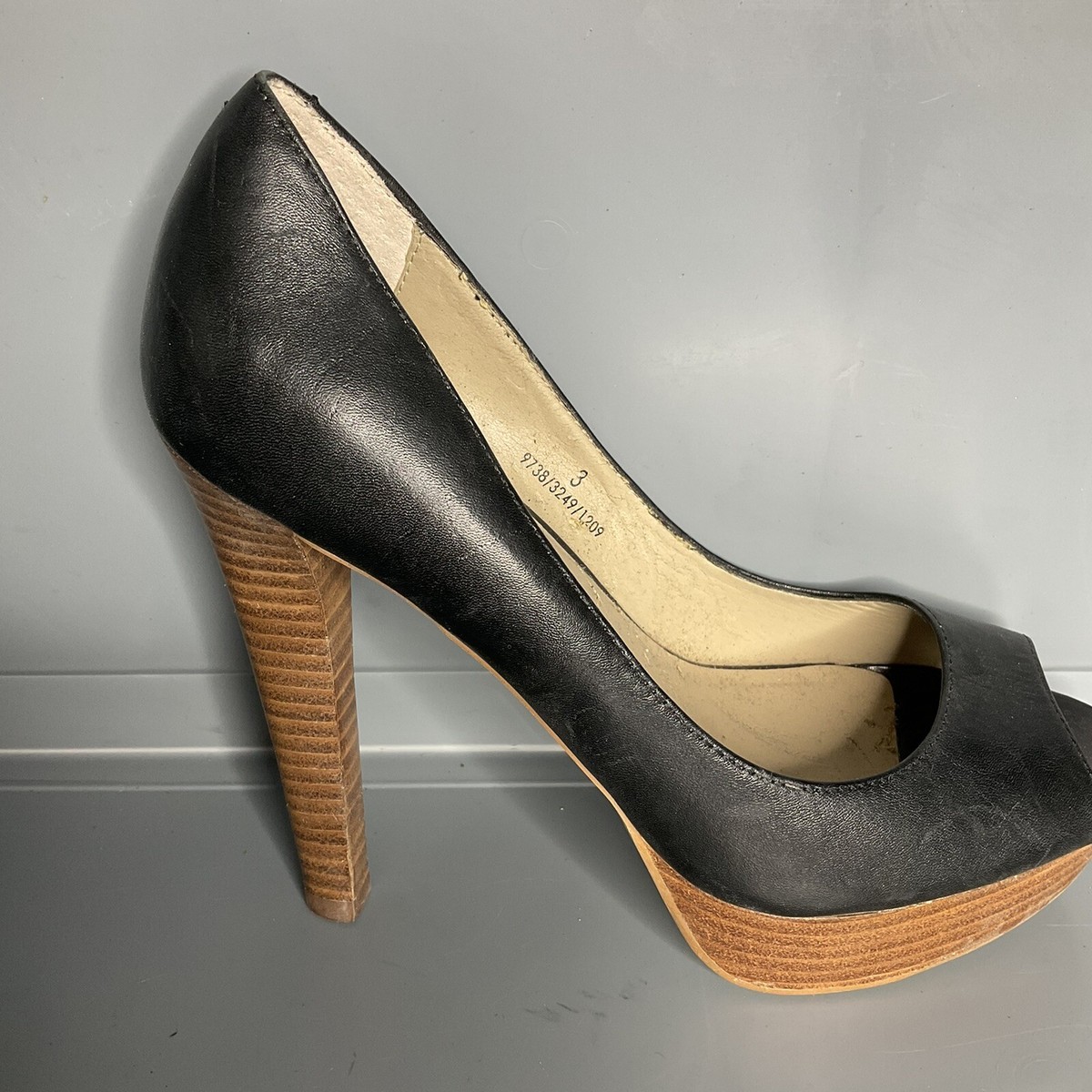 Marks And Spencer Insolia Autograph Navy Leather Court Shoes Size UK3 EU36