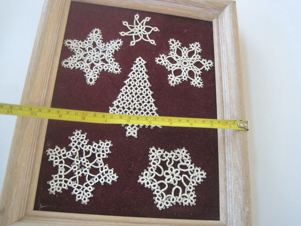 Árbol de Navidad de copos de nieve tatuados en marco antiguo 14" x 11" Foto 3 de 4