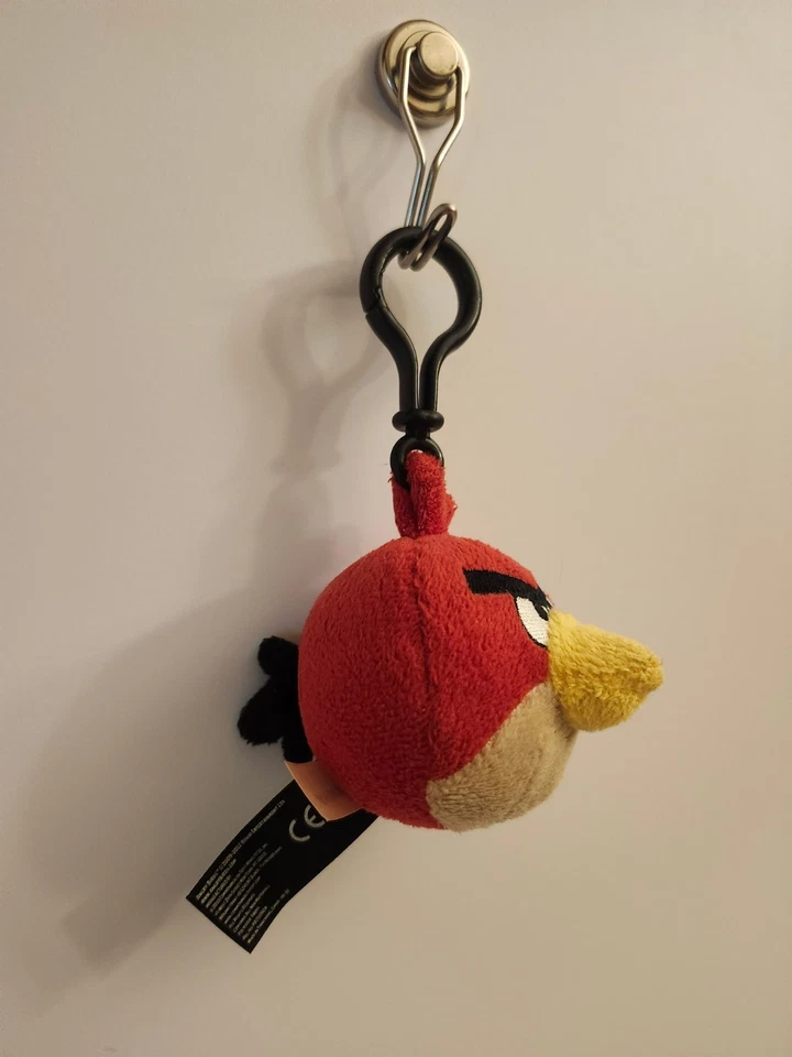 2 clips de mochila de felpa Angry Birds. Pájaro rojo y cerdo verde Foto 3 de 4