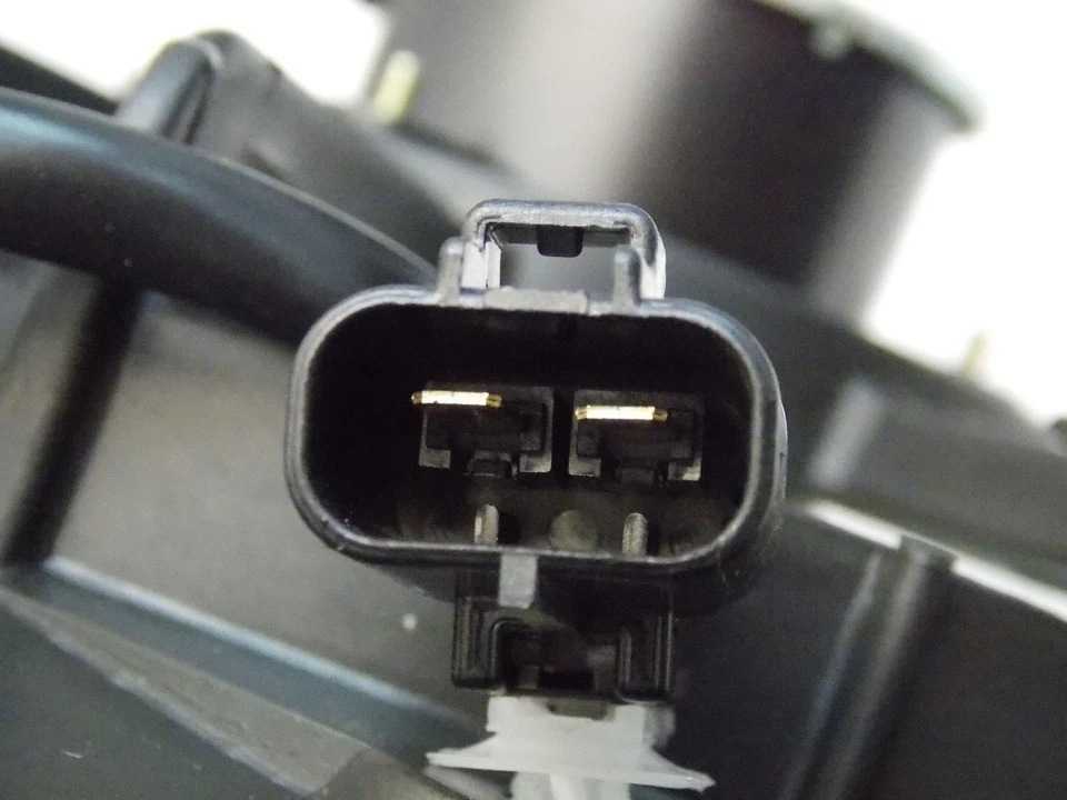 Nuevo conjunto de ventilador condensador de radiador para Scion tC 2005-2010 2,4 L Foto 3 de 4