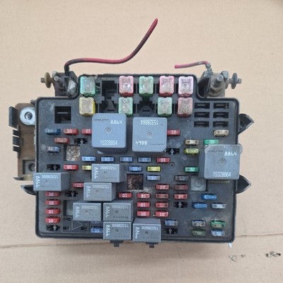 2006-2007 Chevy Silverado 1500 2500 Pickup Engine Fuse Box Assembly OEM 6-7
