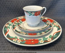 Deck the Halls by Tienshan Fine China 16 Piece Set - Service for Four with box
