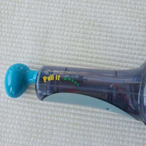 Hasbro Bop It 2002 Gioco di abilità portatile elettronico vintage Twist It Pull It - Foto 8 di 10
