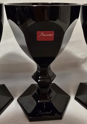 Verre à vin modèle Starck Harcourt noir imparfait en cristal de Baccarat