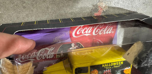 1999 MATCHBOX COLLECTIBLES 1937 GMC PANEL VAN COCA-COLA HALLOWEEN TRUCK - Picture 3 of 4