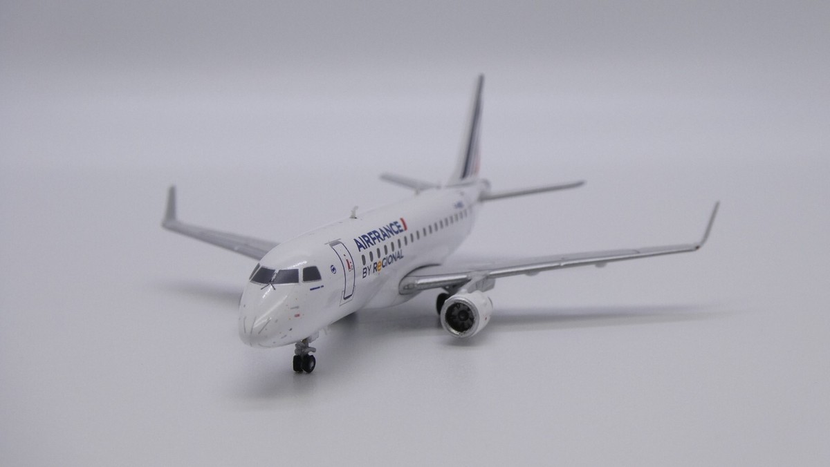 Air France Regional ERJ-170LR Reg: F-HBXK JC Wings 1:400