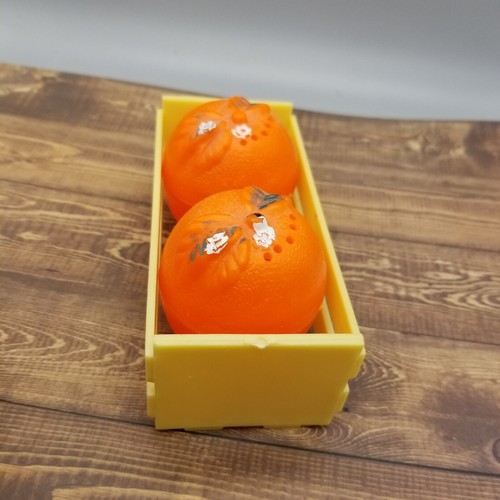 Florida Oranges In Crate Plastic Salt & Pepper Shakers Hong Kong Vtg 70s - Picture 2 of 6