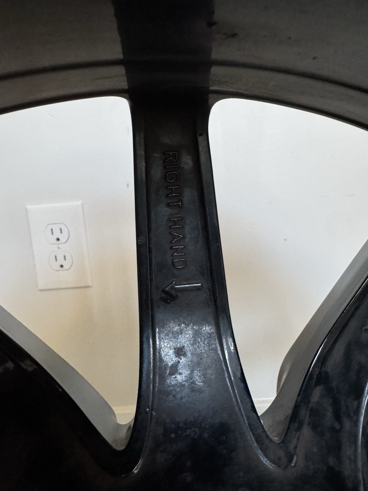 Aston Martin DB11 2017-2020 Front Wheel P/N HY531007DA