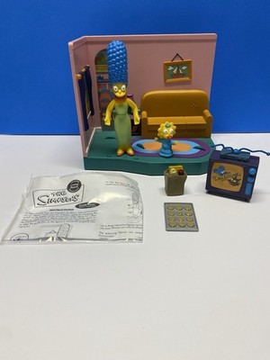 2000 Playmates The Simpsons WOS Series 1 LIVING ROOM Environment MARGE & MAGGIE