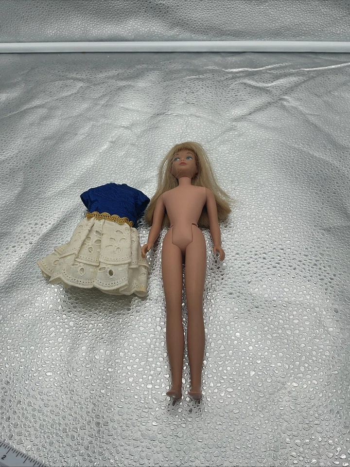 Muñeca vintage 1963 pierna recta patrón rubia con vestido casero vintage Foto 2 de 4