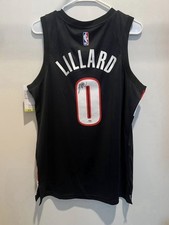 Damian Lillard Rookie Cards and Autograph Memorabilia Guide 36