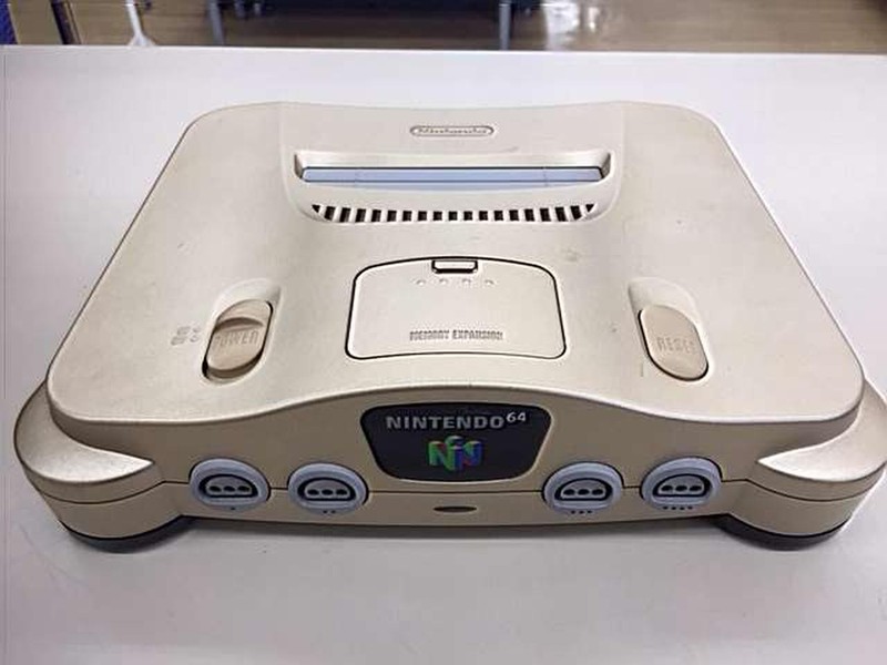 Retro Game Console Model NUS 001 NINTENDO