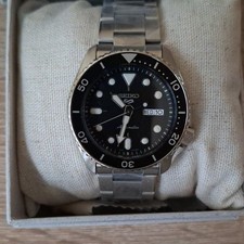 Seiko 5 Sport Style Automatisch Schwarz Ziffe...