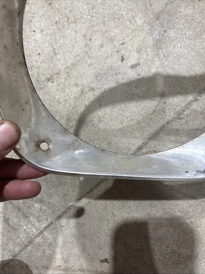 Oldsmobile Cutlass 442 1970 bisel de faro de aluminio izquierda izquierda GM Olds Foto 3 de 4
