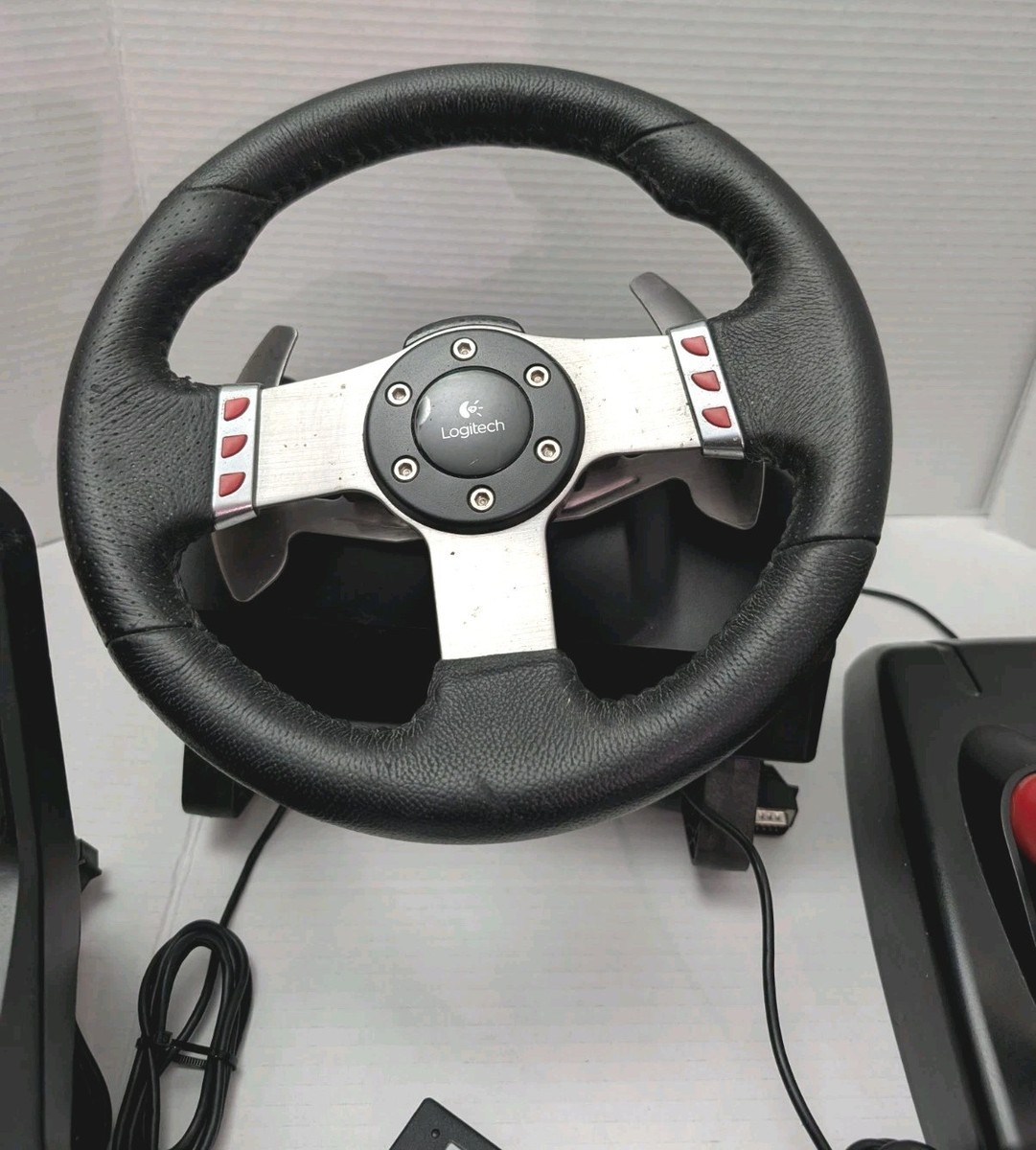 Logitech G27 PC/Playstation 2-3 Force Feedback Racing Wheel Pedals