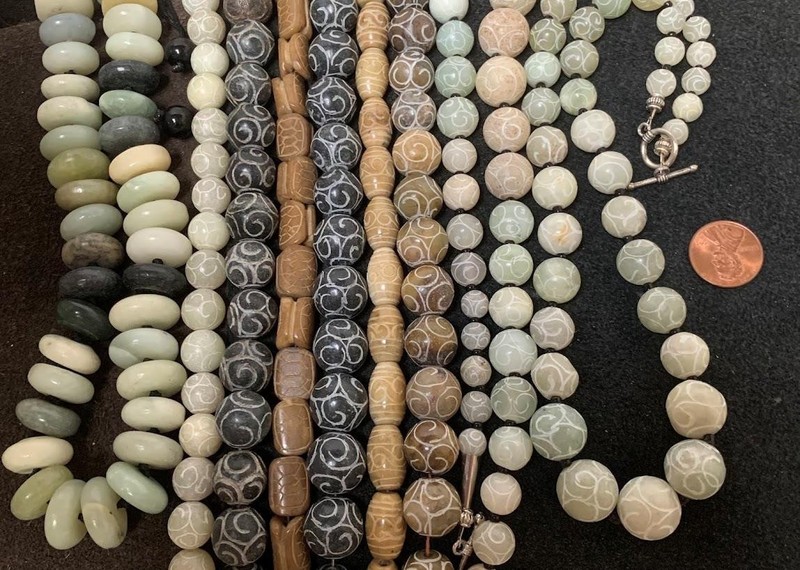 bulk sale //lot of 9 strands mix shape MIX jade stone beads/(n199e)