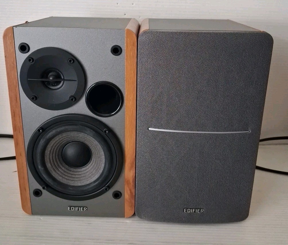 Edifier R1280DB Powered Bluetooth Wireless shelf Speakers woodgrain No Remote