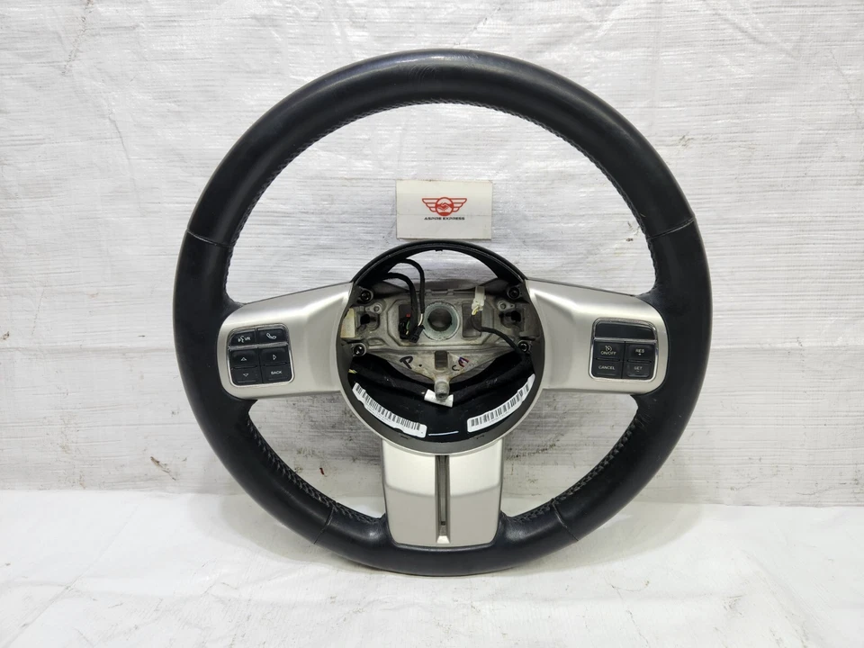 Jeep Grand Cherokee 2011-2013 volante de cuero negro OEM 05057580AC Foto 3 de 4