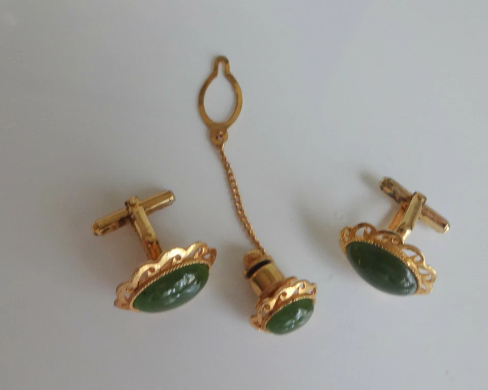Vintage Natural Imperial Hand Carved Nephrite Jade Man's Cufflink Tie Tack Set - Image 2 of 4