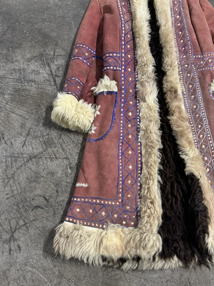 Abrigo Penny Lane afgano bordado raro de colección Foto 2 de 4