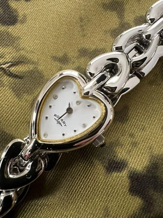 Details more than 139 heart shaped watch vietkidsiq.edu.vn