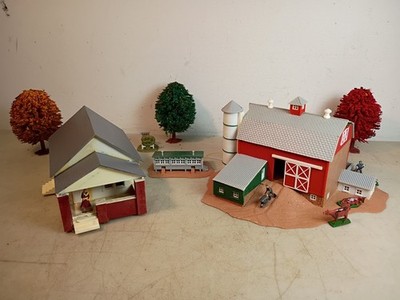 Model Power HO Farm Buildings: Barn, House, Coop, Outhouse, Figures & Trees 