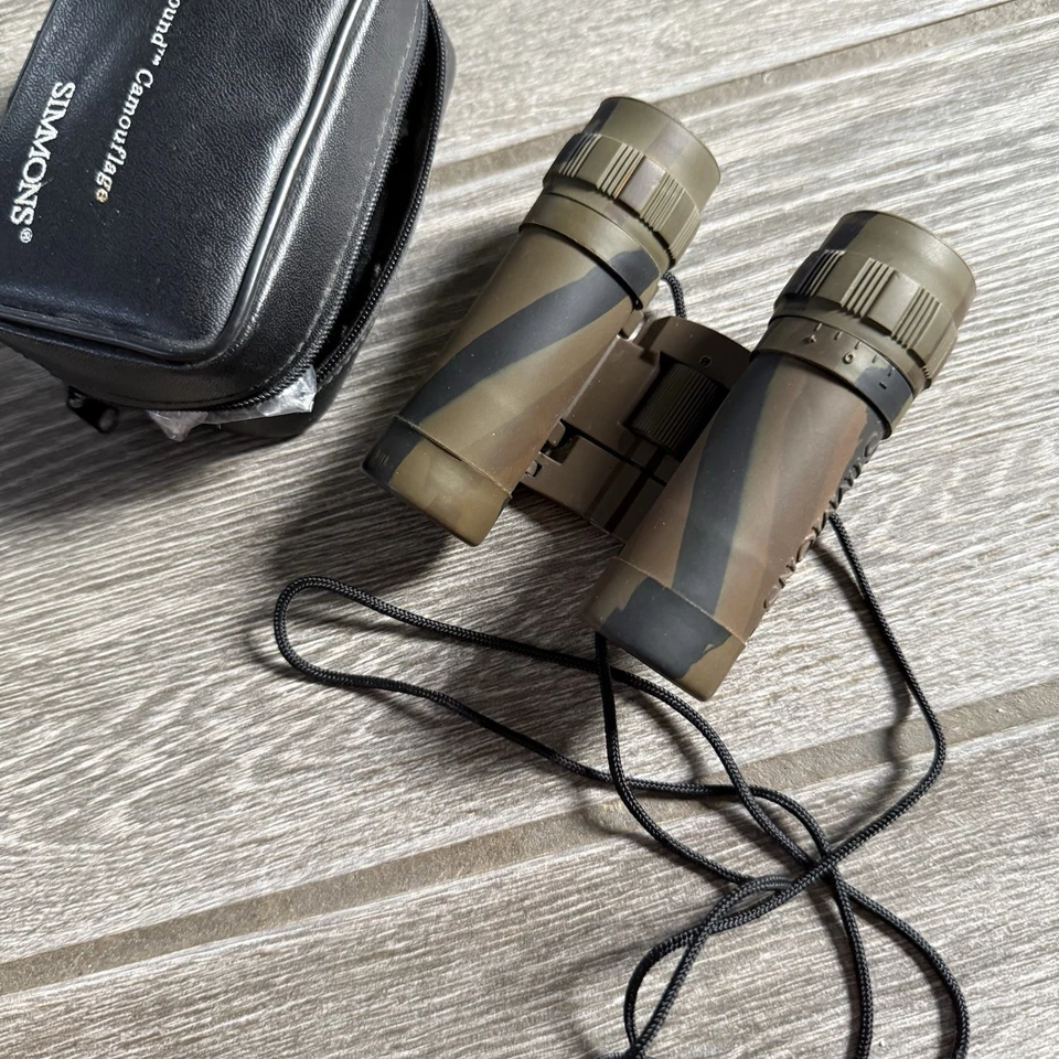 Simmons All Around Camo Pocket Binoculars 1135 8x21 FOV 372ft @1000yds Hunting - Image 3 of 4