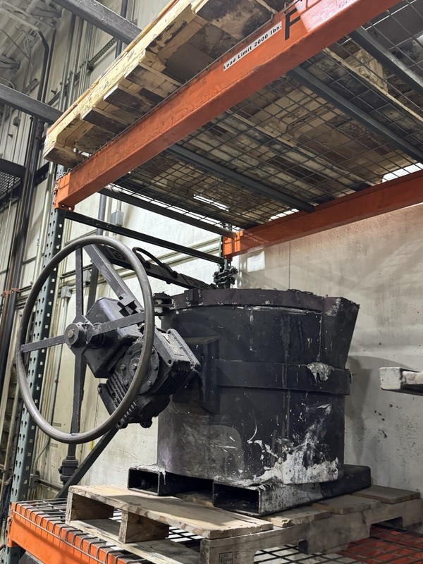 Transfer Ladle. Bull Ladle. Die Casting. Metal Handling. Remelt Bucket. 500lb.