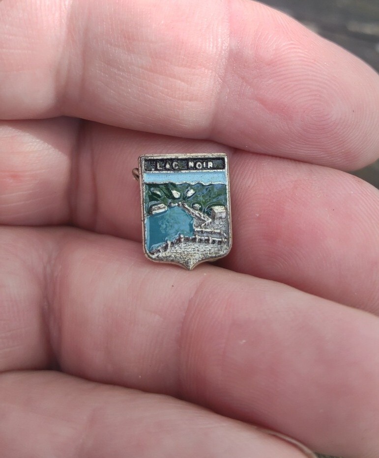 Ancienne Petite Broche - Lac Blanc, Occasion, Sans Marque