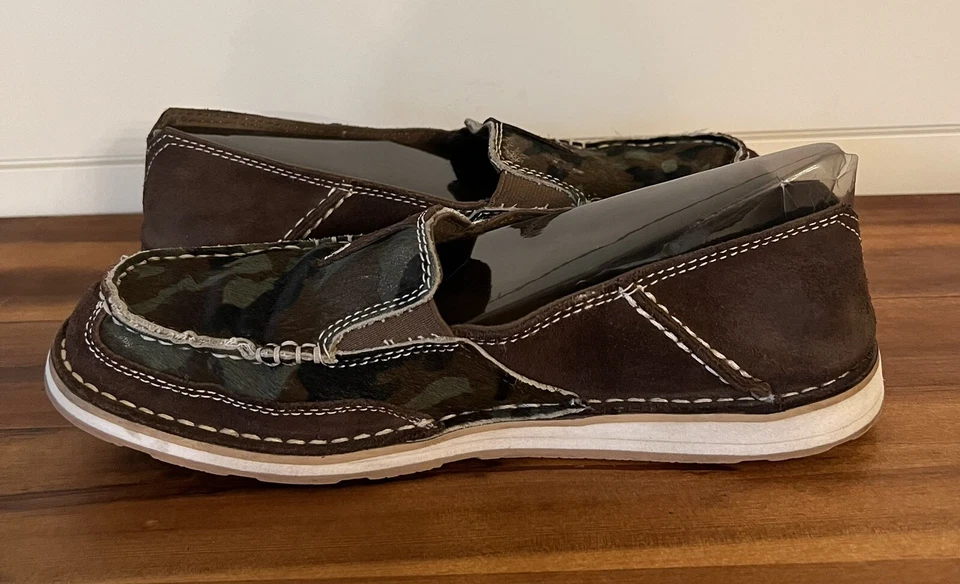 Mocasines sin cordones Ariat Cruiser de cuero marrón camuflados para mujer talla 8,5 B 10019898 Foto 3 de 4