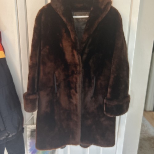 Vintage Livingston Bros San Francisco Faux Fur Brown Coat Size Small. - Picture 2 of 11