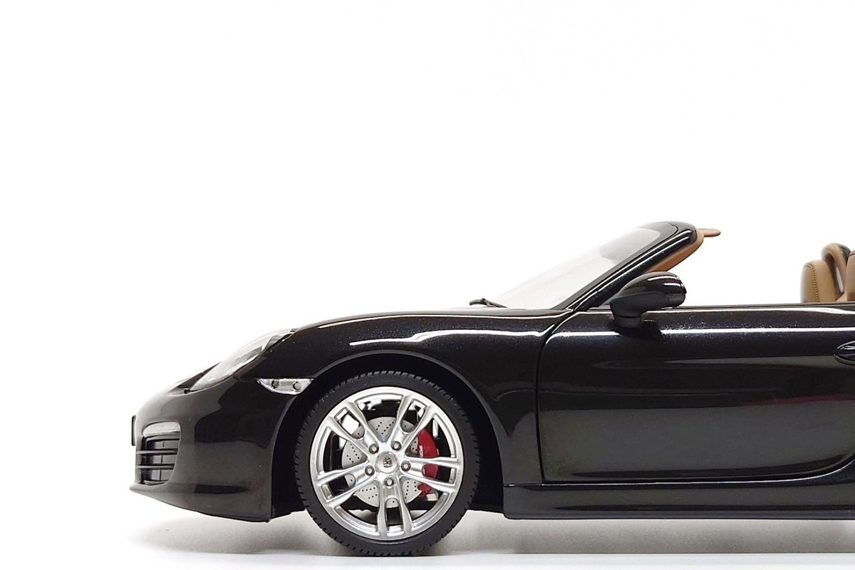 Minichamps 1:18 Porsche Boxster S (981) in Basalt Black Met