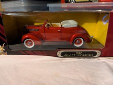 Road Signature 1937 Ford V8 Convertible 1:18