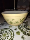 PYREX Shenandoah Yellow Green White Floral Glass Mixing