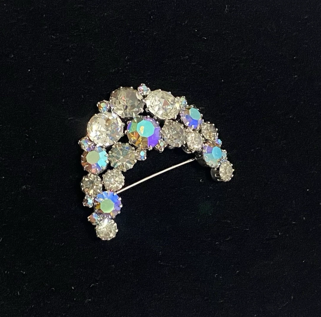 Karu Arke In Vintage Designer Costume Pins & Brooches for  display picture 2