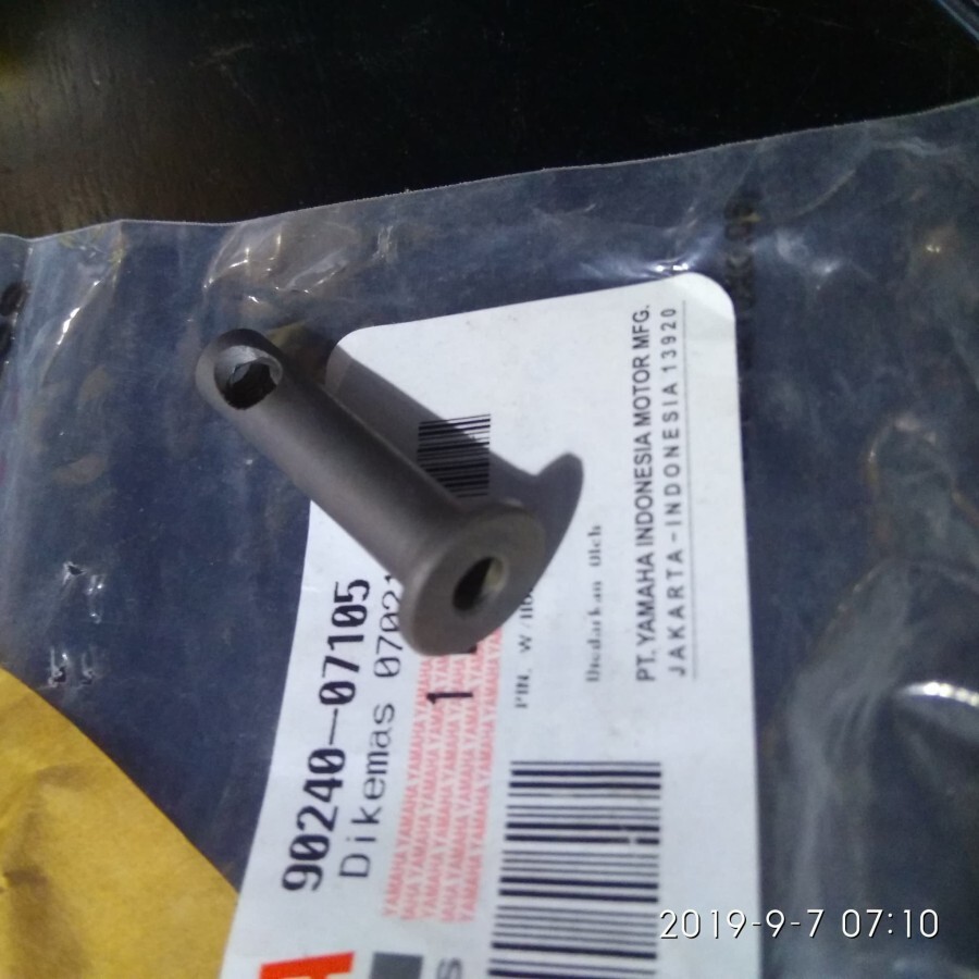 Genuine Yamaha Scorpio Z SX4 SX225 2006-2014 Crankshaft Pin Clevis