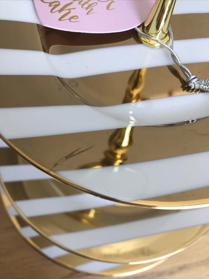 10 Strawberry Street Ceramic 3 Tiered Dessert Tower- White/Gold NWT - Stunning - Image 4 of 4