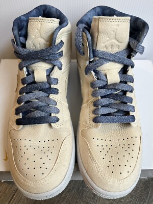 Jordan 1 sand drift.. perfect condition.. worn to take pics and that’s it.. Nike Air Jordan 1 Mid SE Sanddrift Sail Navy DM9126-104  main image 4