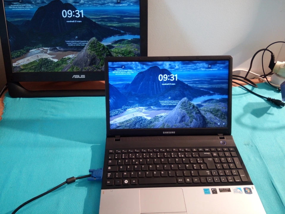 PC SAMSUNG NP300E de Intel Pentium/ SSD 240Go avec Windows 11/ (15,6" pouce) - Photo 2/4