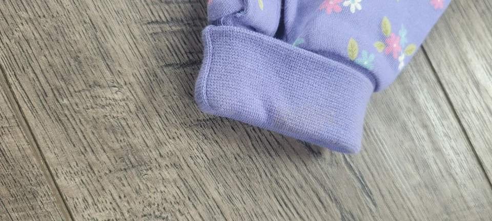 Bebé Niña Nuevo Gymboree Prematuro Púrpura Divertido Floral Conjunto De Colección Foto 2 de 3