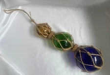 Vtg Glass Nautical Decor Fish Floats 3 Balls with Rope Netting-Blue Green Amber