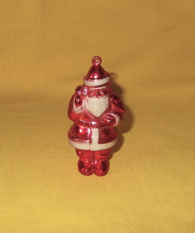 VINTAGE IRWIN HARD PLASTIC METALLIC SANTA ORNAMENT