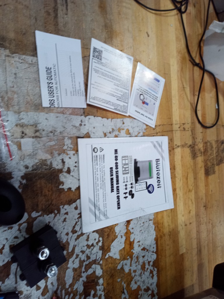 Blütezeit 1400LB Sliding Gate Opener App Control/Solar Power (Motor Only) - Used