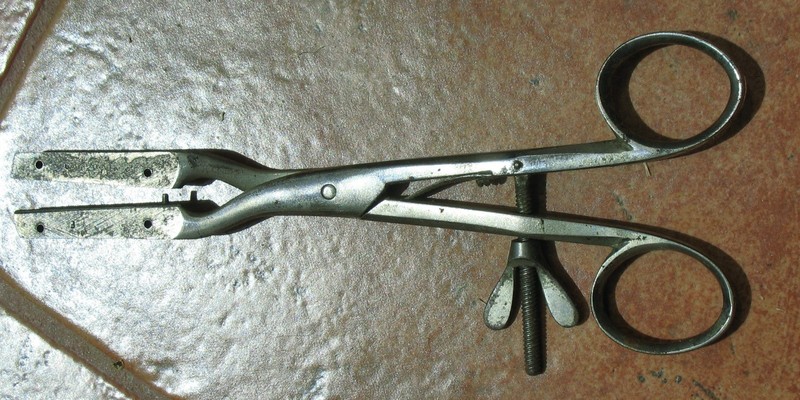 EVANS & WORMULL LONDON surgical instrument antique tumor forceps