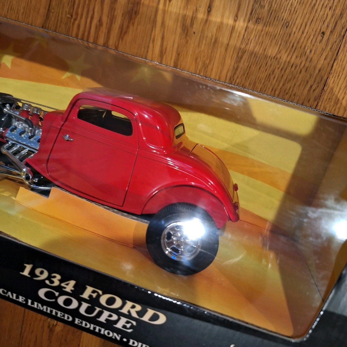 NEW Rare ERTL 1:18 Scale AMERICAN MUSCLE 1934 RED FORD COUPE