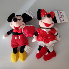 NEW Walt Disney Store MICKEY and Minnie MOUSE Valentine Beanies
