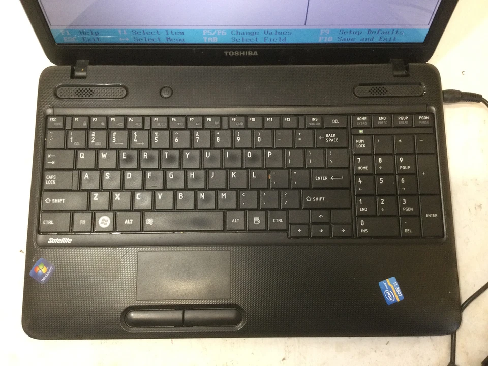 TOSHIBA SATELLITE C655-S5082 - BOOTS TO BIOS - INTEL CELERON - 2GB RAM -READ-BB - Image 3 of 4
