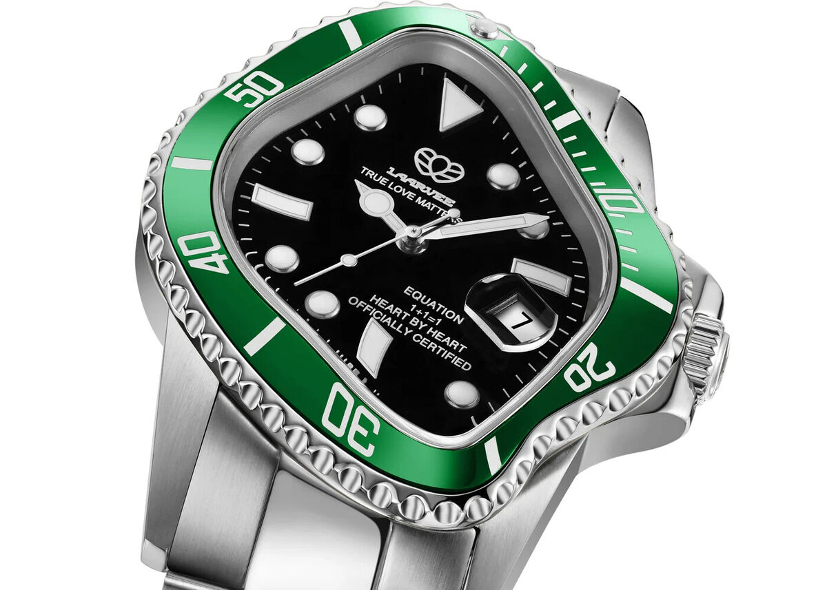 LAARVEE PEA001 | SILVER PRECISION STEEL: GREEN BEZEL & BLACK LAARVEE PEA001 | SILVER PRECISION STEEL: GREEN BEZEL & BLACK