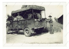 WW2 photo New Zealand Army soldiers wearing formation colour patch, Jaycon truck